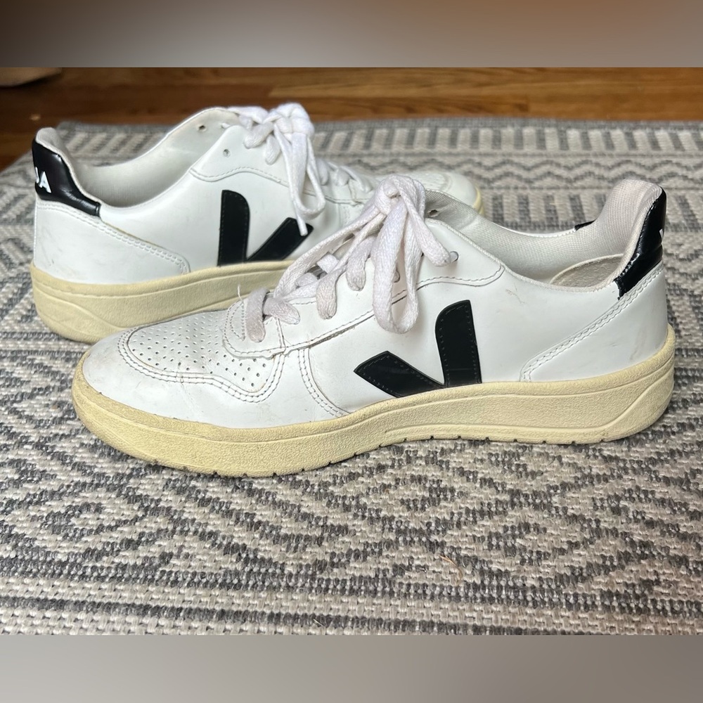 Veja v-10 sneakers
